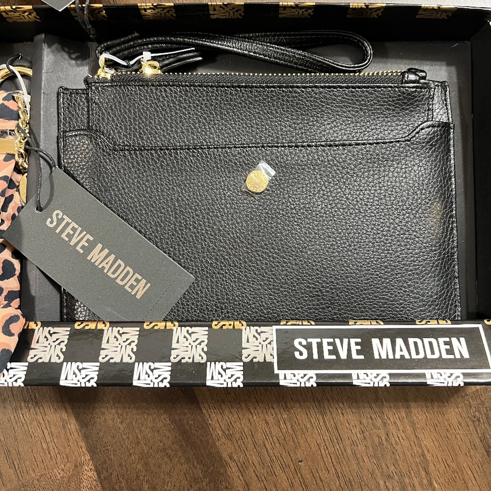 Steve Madden Wristlet & Scarf